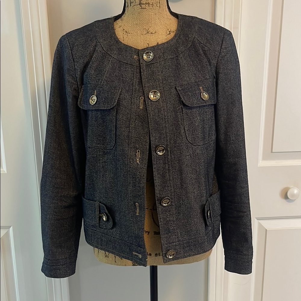 Focus 2000 Gray Blazer with Tailored Design and Textured Fabric